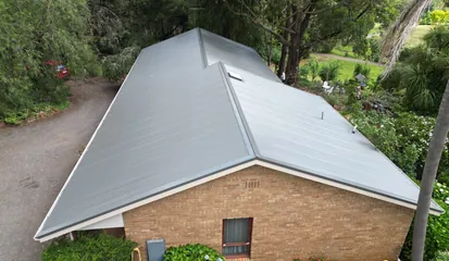 Roof maintenance on a Yarra Valley home